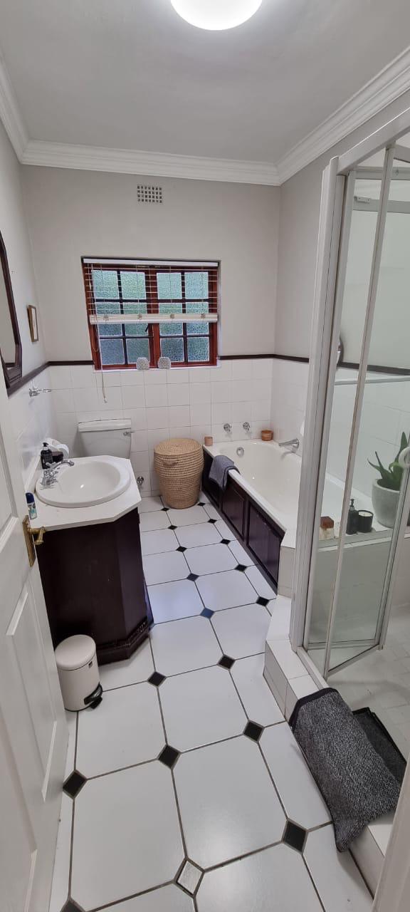 To Let 4 Bedroom Property for Rent in Nuwe Uitsig Western Cape